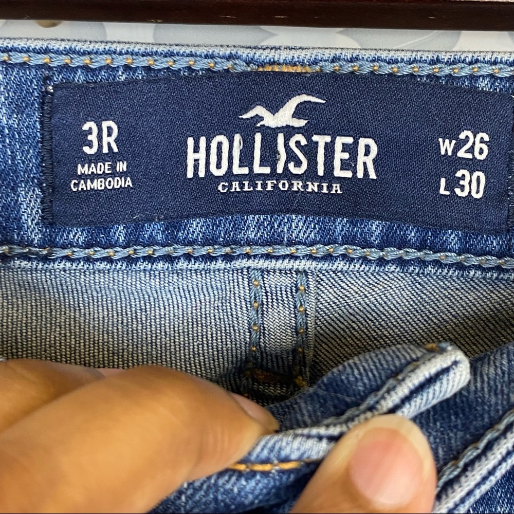 EUC Hollister Distressed High Rise Skinny Jeans - Picture 8 of 10